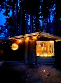”Gorge Edge” Dog-friendly Cabin, Off-grid - Image 5
