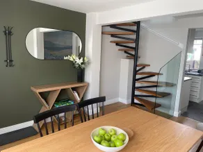 CENTRAL WINDSOR, 2 BEDROOM 2 BATHROOM, 5 MINUTES TO CASTLE - Image 4