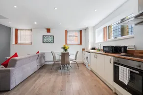 Cosy apartment (8) in converted church Warrington - Image 5