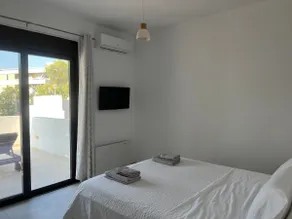 Breezy Apartment – Bright & Beachy w/ 2 Balconies - Image 2