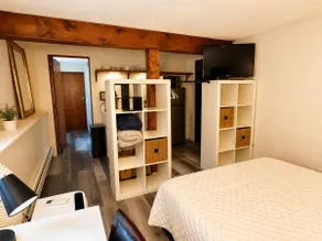 Cozy Forest Studio with Private Entrance - Image 5