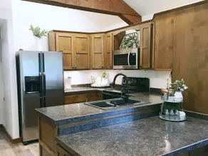 Mountain Cedars Getaway - Image 4