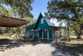 Cottage-Private Bathroom-The Library - Image 4