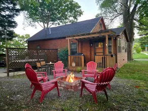 LAKEVIEW Hot Tub Retreat Near Wineries! - Image 3