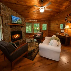 Private Hot Tub! ‘Cherry Beary Den’ in Blue Ridge - Image 4