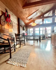 Schroon Lake’s Coziest Lakefront Getaway - Image 3