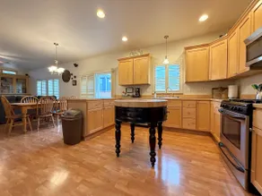 Spacious, Clean Home in Town w/ King En Suite & Hot Tub - Image 5