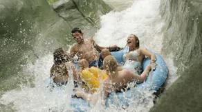 Walk to Waterpark! Pool, Hot Tubs, Sauna On-Site! - Image 5