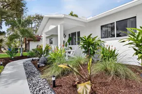 Oasis with Pool & Tiki hut - Image 3