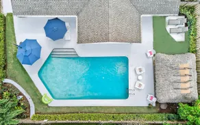 Oasis with Pool & Tiki hut - Image 2