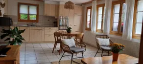 Cozy chalet apartment with magnificent mountain views - Image 4