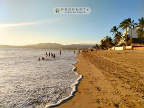 Steps from the beach, pool, games room and privacy! - Image 2