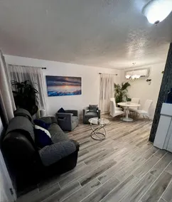 * King size bed * HOME AWAY FROM HOME - Image 2