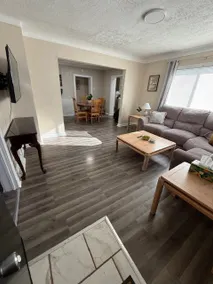 *Quiet and Quaint* 3 BR 1 BA Bungalow - Image 3