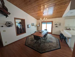 Burlwood Bungalow on Ave of the Giants - Image 2
