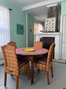 Pet-friendly beach cottage close to downtown - Image 3
