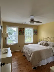 2 level Guest unit in a house w/ private entrance - Image 5