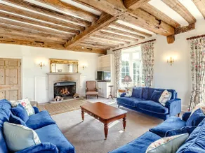 8 bedroom accommodation in Pattiswick, near Coggeshall - Image 3