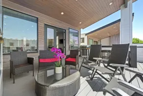 Nashville Near Broadway! Hilltop Deck. Sleeps 8 - Image 2
