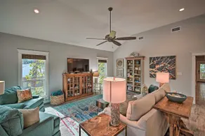 Quiet Fisherman's House w/ Hot Tub + Tropical Bar! - Image 5