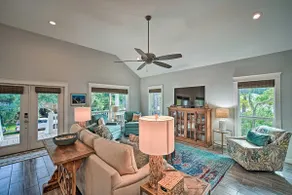 Quiet Fisherman's House w/ Hot Tub + Tropical Bar! - Image 4