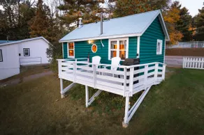 Lakefront Chalet• Kayaks •Canoe •Algonquin Pass - Image 4