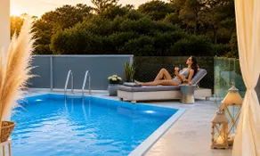 Casa con jardín, piscina privada y barbacoa - Image 2