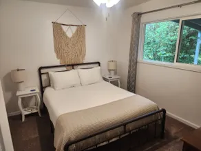 Cottage on Bear Creek - Image 3