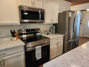 Cottage on Bear Creek - Image 2