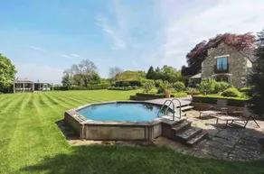 Cotswold Farmhouse with Swimming Pool - Image 4