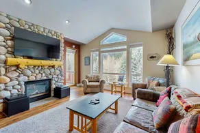 3BR mountain-view condo w/ hot tub - walk to lifts - Image 4