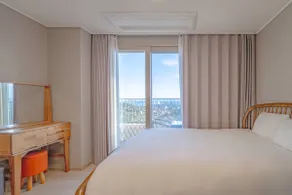 [Sokcho Blue Terra 22nd Floor Deluxe Double Room] Check-out at 12 o'clock • Ocean & Mountain View • Netflix • Self-catering - Image 2
