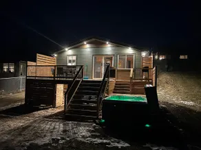 Montebello waterfront cottage with Jacuzzi Spa - Image 2