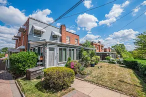 Gorgeous Home Tucked Away in Greener Part of Town Transit-Friendly - Image 5
