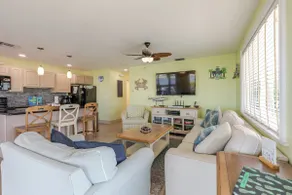Reel Paradise II - updated 2bed/2bath with brand new private pool & dockage - Image 5