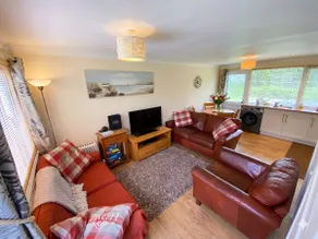Calm Shores beach retreat – Sky | WiFi | BBQ | pub - Image 5