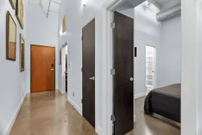 Luxury Poolside loft in the heart of downtown SA - Image 3