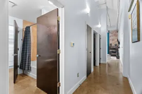 Luxury Poolside loft in the heart of downtown SA - Image 4