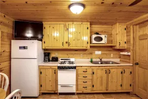 Big River Escape / Great River Road Buck Cabin #6 on the Mississippi River - Image 3