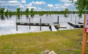 Big River Escape / Great River Road Buck Cabin #6 on the Mississippi River - Image 4