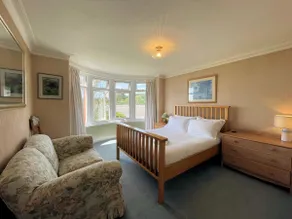 Beautiful 4BR Period Home With Spectacular Views - Pass the Keys - Image 5