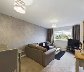 Cozy and Modern 2-bed apartment - Image 3