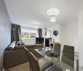 Cozy and Modern 2-bed apartment - Image 2