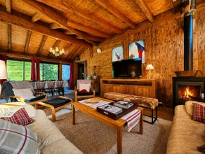150m2 Chalet - Glass Veranda & Mountain Views - Image 3