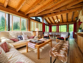150m2 Chalet - Glass Veranda & Mountain Views - Image 2