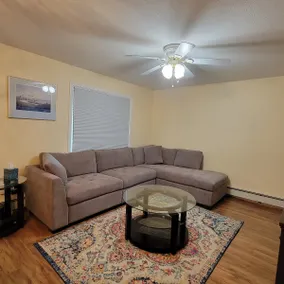 Lovely 3-bedroom rental unit - Image 5
