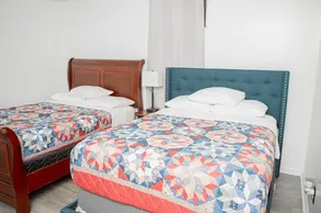 Private 2BR Near DC | Backyard & Fast WiFi - Image 5