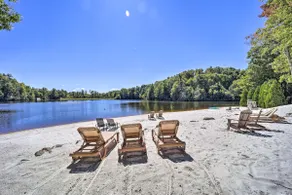 6 Mi to Grandfather Mtn: Lake Cottage w/ Deck - Image 4