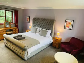 Romantic Retreat, Dog-Friendly, Hot Tub & Pool - Image 2
