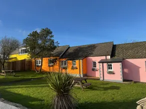 Romantic Retreat, Dog-Friendly, Hot Tub & Pool - Image 3